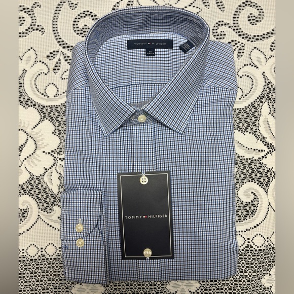 Tommy Hilfiger Men’s Long-sleeve Dress Shirt - Picture 1 of 2